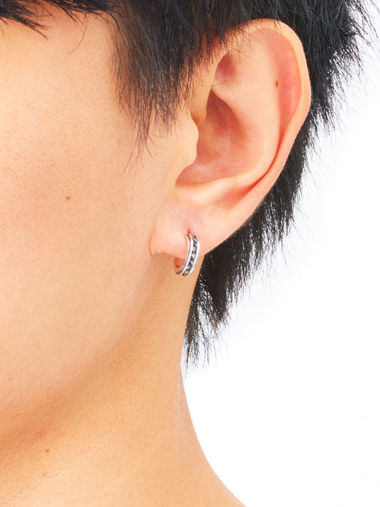 サトラ ピアス