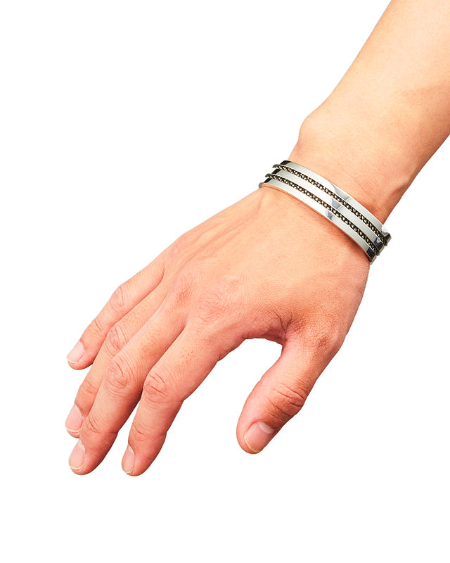 JOHN ELLIOTT ETCHED LINE CUFF