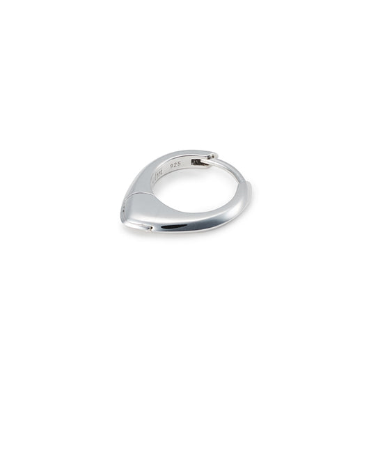 ライリー ピアス